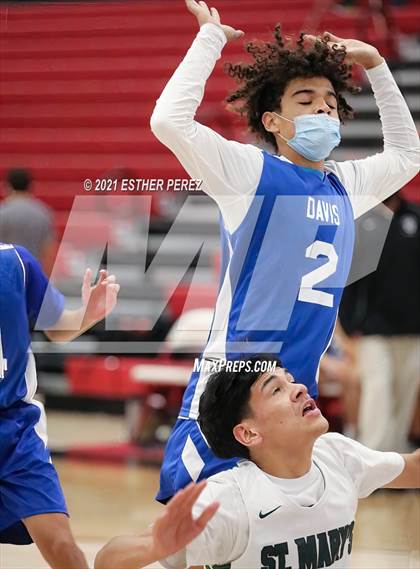 Thumbnail 2 in St. Mary's vs. Davis photogallery.