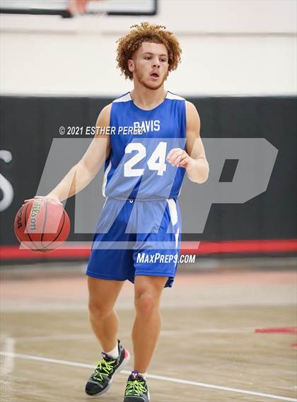 Thumbnail 2 in St. Mary's vs. Davis photogallery.