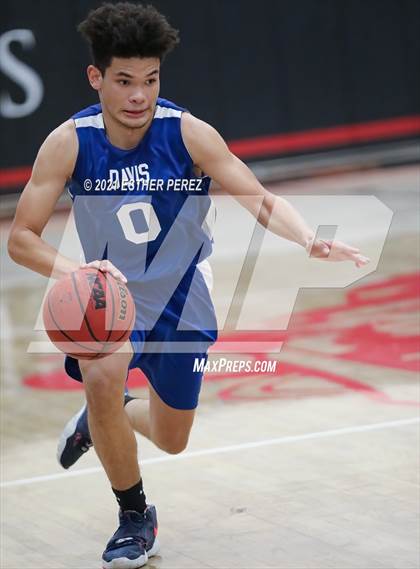 Thumbnail 2 in St. Mary's vs. Davis photogallery.