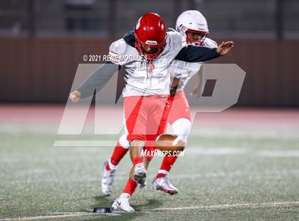 Thumbnail 1 in Pasadena vs Burbank photogallery.