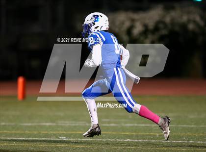 Thumbnail 3 in Pasadena vs Burbank photogallery.