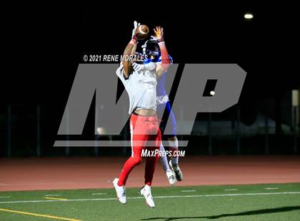 Thumbnail 2 in Pasadena vs Burbank photogallery.