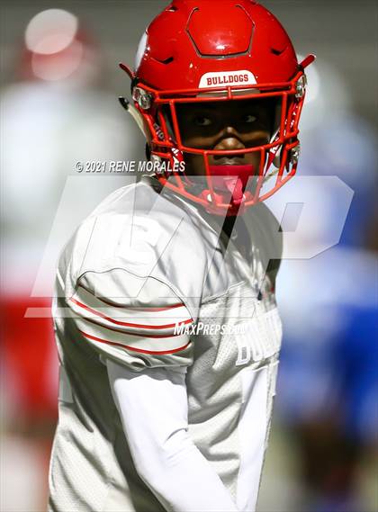 Thumbnail 1 in Pasadena vs Burbank photogallery.