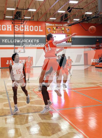 Thumbnail 2 in Grand Saline vs Mineola photogallery.