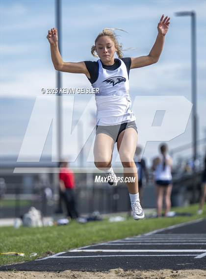 Thumbnail 3 in Racine Case Invitational photogallery.