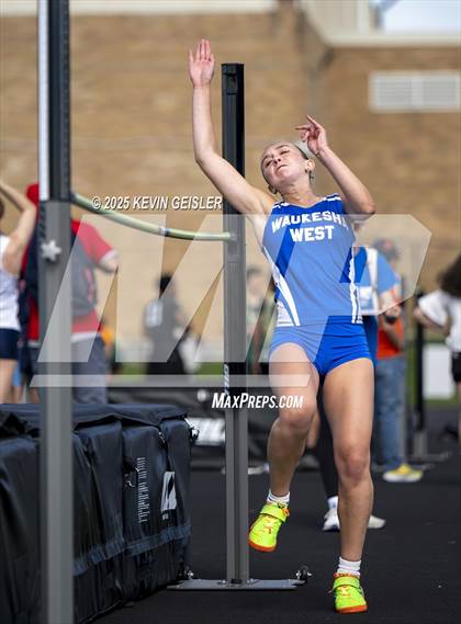 Thumbnail 3 in Racine Case Invitational photogallery.