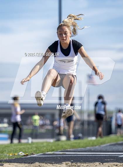 Thumbnail 3 in Racine Case Invitational photogallery.
