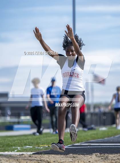 Thumbnail 3 in Racine Case Invitational photogallery.