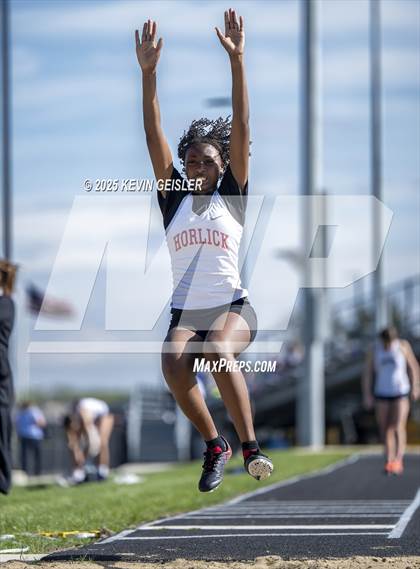 Thumbnail 2 in Racine Case Invitational photogallery.
