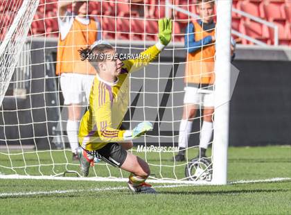 Thumbnail 1 in Herriman vs. Layton (UHSAA 5A Final) photogallery.