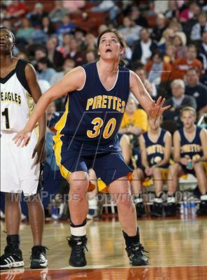 Thumbnail 1 in Woodville vs. Poth (UIL 2A Seimfinals) photogallery.