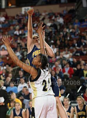 Thumbnail 1 in Woodville vs. Poth (UIL 2A Seimfinals) photogallery.