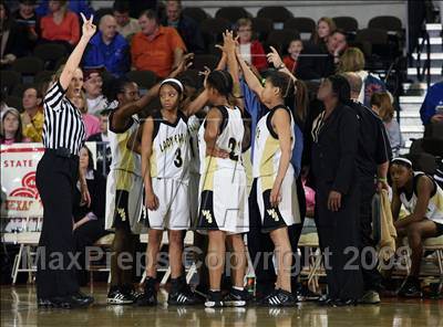 Thumbnail 2 in Woodville vs. Poth (UIL 2A Seimfinals) photogallery.