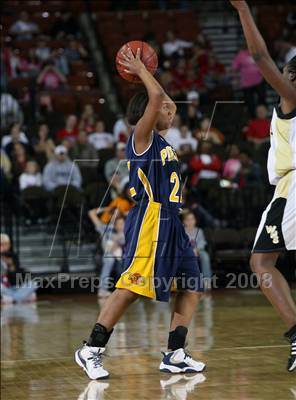 Thumbnail 2 in Woodville vs. Poth (UIL 2A Seimfinals) photogallery.