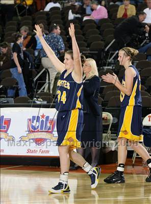 Thumbnail 2 in Woodville vs. Poth (UIL 2A Seimfinals) photogallery.
