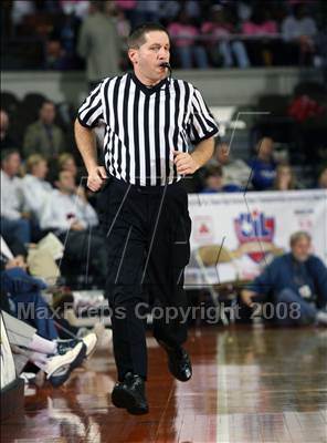 Thumbnail 1 in Woodville vs. Poth (UIL 2A Seimfinals) photogallery.