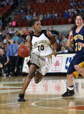 Thumbnail 3 in Woodville vs. Poth (UIL 2A Seimfinals) photogallery.