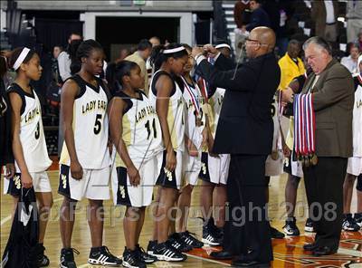 Thumbnail 3 in Woodville vs. Poth (UIL 2A Seimfinals) photogallery.