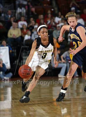 Thumbnail 2 in Woodville vs. Poth (UIL 2A Seimfinals) photogallery.