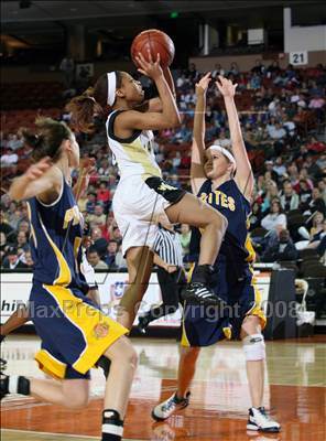 Thumbnail 2 in Woodville vs. Poth (UIL 2A Seimfinals) photogallery.