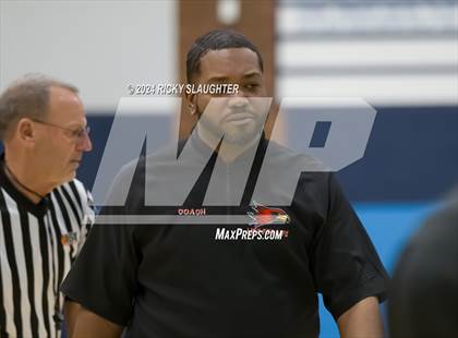 Thumbnail 2 in Collinsville vs. Lift for Life Academy photogallery.