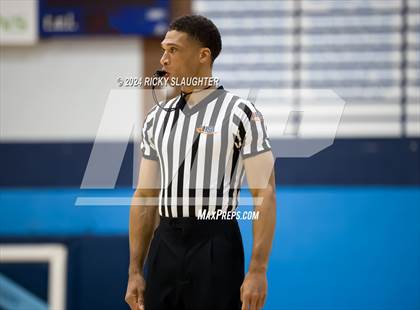 Thumbnail 3 in Collinsville vs. Lift for Life Academy photogallery.