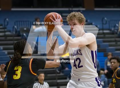 Thumbnail 2 in Collinsville vs. Lift for Life Academy photogallery.