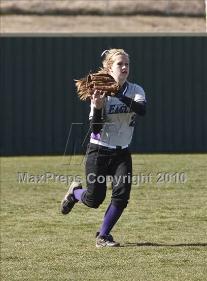 Thumbnail 2 in Keller Central vs. Crowley (Mansfield ISD Varsity Softball Tournament) photogallery.