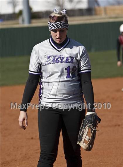 Thumbnail 2 in Keller Central vs. Crowley (Mansfield ISD Varsity Softball Tournament) photogallery.
