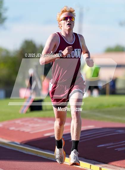 Thumbnail 2 in CHSAA Final 2A (3200 Meter) photogallery.