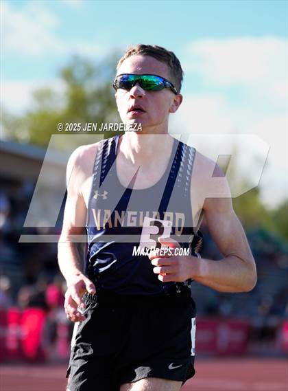Thumbnail 2 in CHSAA Final 2A (3200 Meter) photogallery.