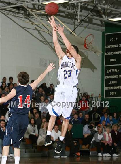 Thumbnail 2 in Kennedy Catholic vs. Mahopac (5th Annual Putnam Challenge) photogallery.