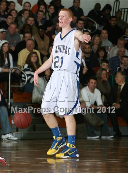 Thumbnail 3 in Kennedy Catholic vs. Mahopac (5th Annual Putnam Challenge) photogallery.