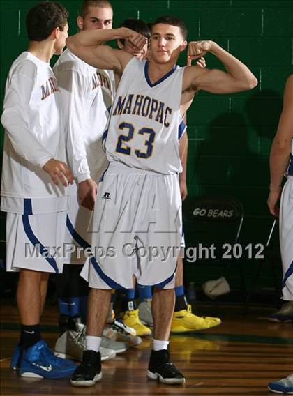 Thumbnail 3 in Kennedy Catholic vs. Mahopac (5th Annual Putnam Challenge) photogallery.