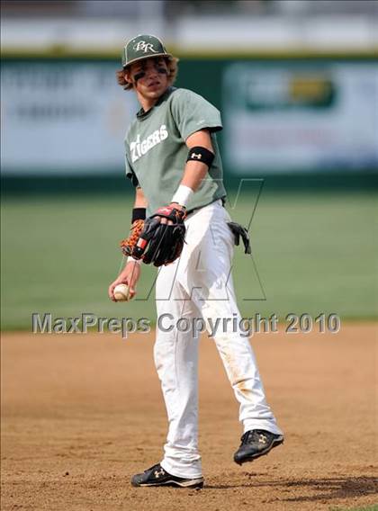 Thumbnail 3 in Bosqueville vs Blue Ridge (Texas 1A Region II Playoffs) photogallery.