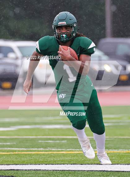 Thumbnail 2 in Lindenhurst William Floyd JV photogallery.