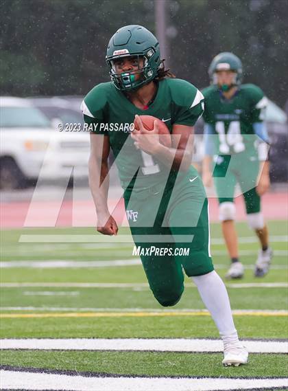 Thumbnail 2 in Lindenhurst William Floyd JV photogallery.
