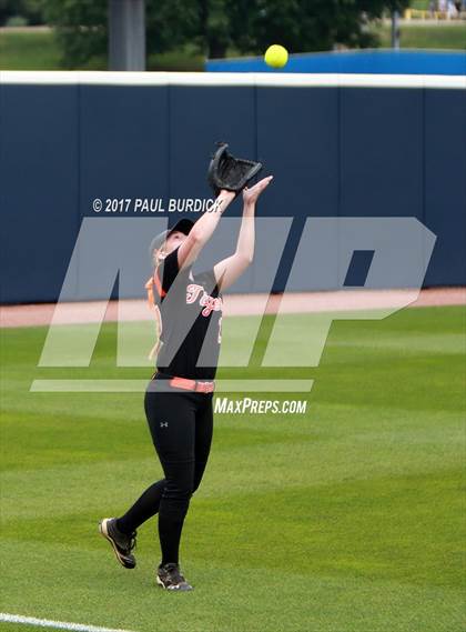 Thumbnail 1 in Tunkhannock vs. Mt. Pleasant (PIAA 4A Final) photogallery.