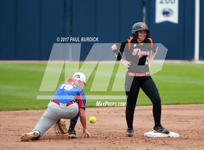 Thumbnail 2 in Tunkhannock vs. Mt. Pleasant (PIAA 4A Final) photogallery.