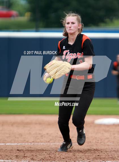 Thumbnail 3 in Tunkhannock vs. Mt. Pleasant (PIAA 4A Final) photogallery.