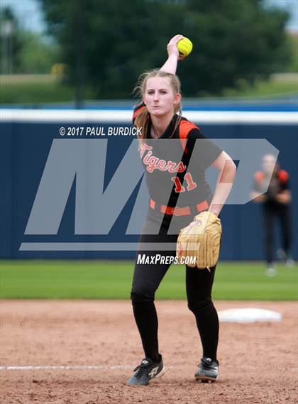 Thumbnail 2 in Tunkhannock vs. Mt. Pleasant (PIAA 4A Final) photogallery.