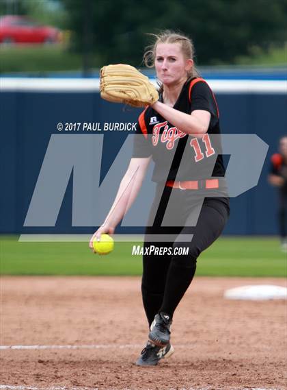 Thumbnail 1 in Tunkhannock vs. Mt. Pleasant (PIAA 4A Final) photogallery.