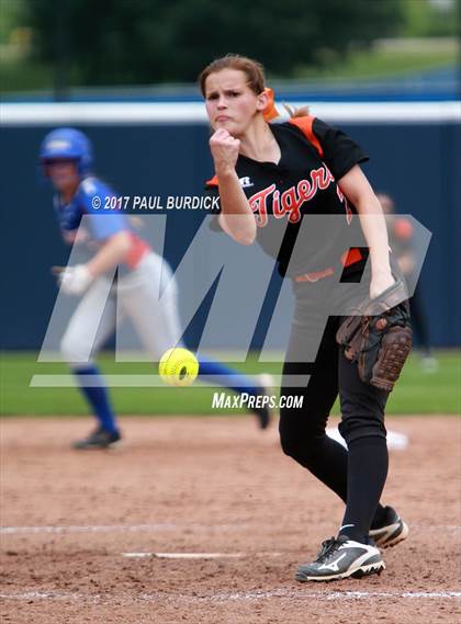 Thumbnail 1 in Tunkhannock vs. Mt. Pleasant (PIAA 4A Final) photogallery.