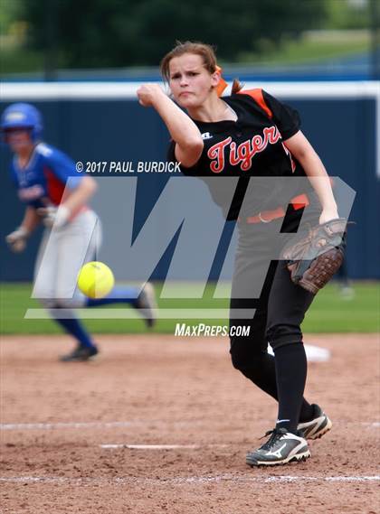 Thumbnail 2 in Tunkhannock vs. Mt. Pleasant (PIAA 4A Final) photogallery.