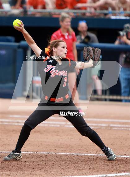 Thumbnail 2 in Tunkhannock vs. Mt. Pleasant (PIAA 4A Final) photogallery.