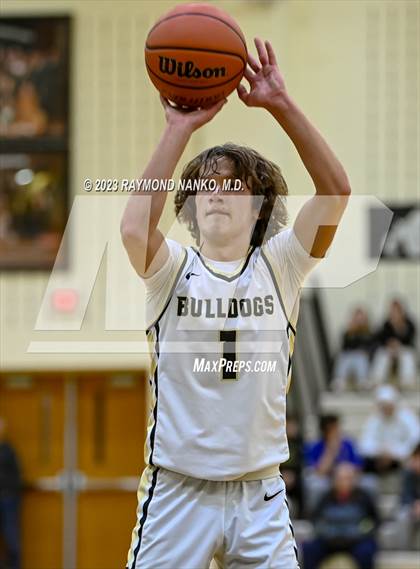 Thumbnail 2 in Anderson @ Lapel photogallery.
