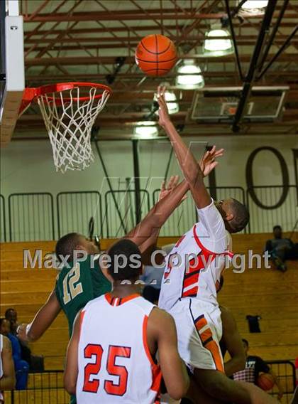 Thumbnail 3 in DeSoto vs Bush  (McDonald's Texas Invitational) photogallery.