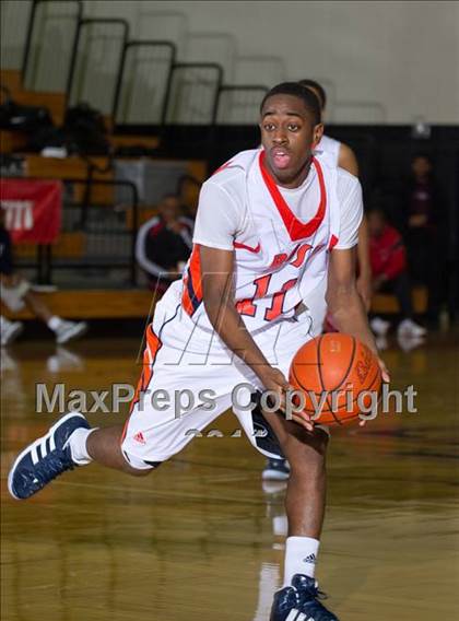 Thumbnail 1 in DeSoto vs Bush  (McDonald's Texas Invitational) photogallery.