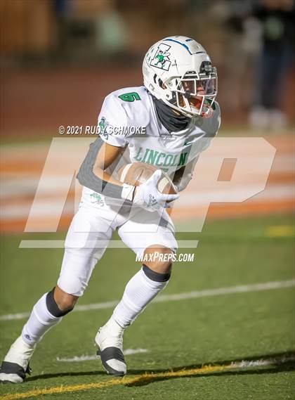 Thumbnail 3 in Lincoln vs. Helix (CIF SDS Division 1 finals) photogallery.