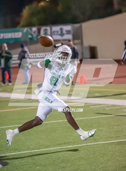 Thumbnail 2 in Lincoln vs. Helix (CIF SDS Division 1 finals) photogallery.